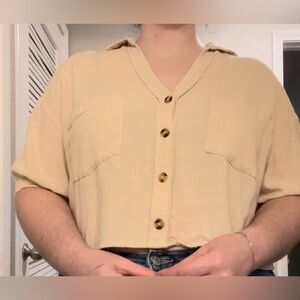 Cream Cropped Button Up. L